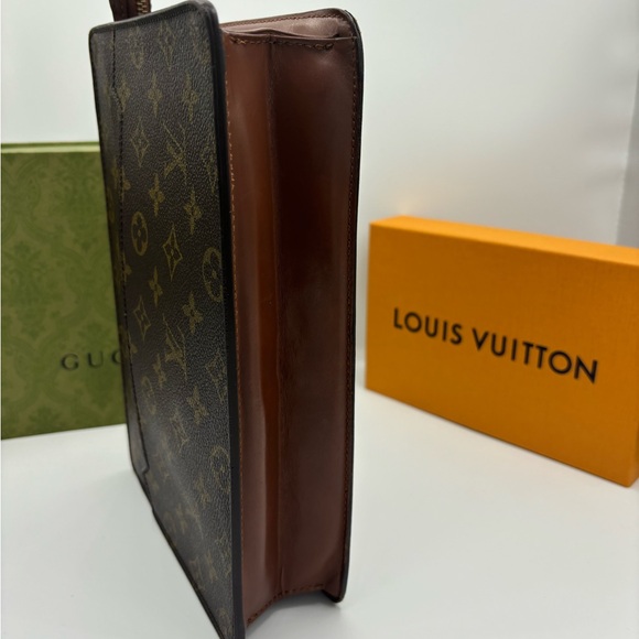 Louis Vuitton Vintage Pochette Clutch - Picture 12 of 14